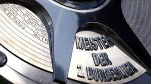 Contact liga 2 on messenger. Meisterschale 2 Bundesliga Trophaen Historie Der Dfb Dfb Deutscher Fussball Bund E V