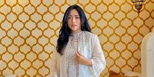Rachel vennya telah bercerai dari niko al hakim pada februari lalu. Rachel Vennya Dan Salim Nauderer Liburan Bareng Ke Dubai Netizen Ribut Gara Gara Tak Ajak Anak Kapanlagi Com