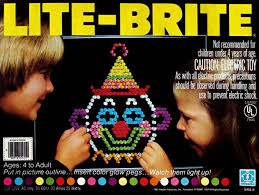 Entdecke rezepte, einrichtungsideen, stilinterpretationen und andere ideen zum ausprobieren. Lite Brite The Beloved Low Tech Toy From The 60s 70s 80s That Let Us Make Glowing Pictures With Colored Pegs Click Americana
