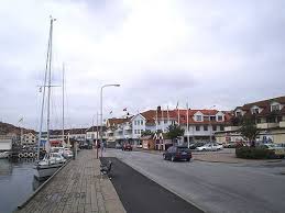 Bed loft with double bed and extra day bed that can also be made into a double bed. Kungshamn Wikiwand