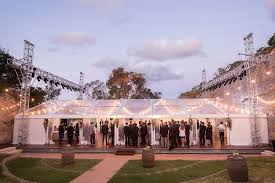 Quarry Amphitheatre City Beach Perth Wedding With Clear Marquee Photography By Deray Simcoe Photographer Branding Wedding Wedding Reception Venues