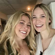 Nicole Smith and Mitchell Bond's Wedding Website