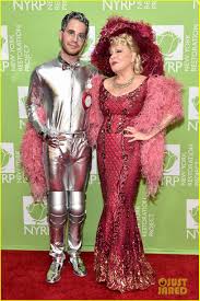 Halloween comes just once a year, but bette midler spends ample time thinking about the annual october 31 gala she throws in support of her nonprofit organization, the new york restoration project. Ben Platt The Politician Stars Join Bette Midler At Her Halloween Party Photo 4380078 2019 Halloween Beanie Feldstein Ben Platt Bette Midler Halloween Judith Light Julia Schlaepfer Laura Dreyfuss Lucy