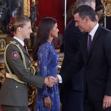 Desfile del 12 de octubre, Hispanidad en directo: gritos a Pedro Sánchez y la Princesa Leonor se estrena con uniforme militar, en directo