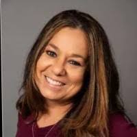 Kimberly Aune's Instagram, Twitter & Facebook