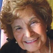 Lillian Cleary's Instagram, Twitter & Facebook