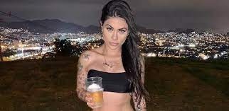 Listen to mc marcelly in full in the spotify app. Mc Marcelly E Abordada Por Policiais Com Tiros Para O Alto 02 11 2019 Uol Tv E Famosos