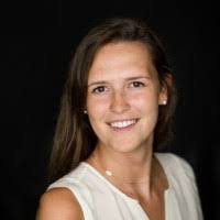 Annie Hurst's Instagram, Twitter & Facebook