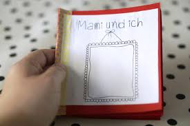 Für die schule, für die kita oder private zwecke. Basteln Zum Muttertag Wir Machen Ein Buch Fur Mama Kostenlose Vorlage Zum Ausdrucken Lotte Lieke Lifestyle Und Mamablog