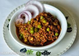 Generally less expensive than other cuts of beef, ground beef can be prepared quickly and is versatile enough to use in a variety of ways so that you never get tired of it. Curried Beef Mince With Green Peas Beef Kheema Matar Hilda S Touch Of Spice