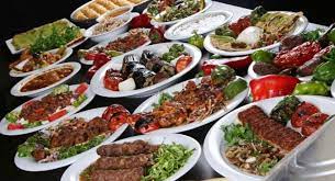 Gaziantep meşhur yemekleri denilince birçoğumuzun aklına baklava, katmer, kebab, fıstık gelir. Gaziantep Mutfaginin Meshur Yemekleri Resim 1