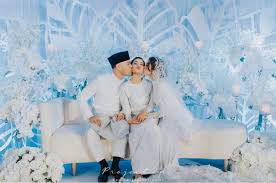 Redza rosli, emma maembong, didie alias, ashraf jamaludin, shasha raman. Actress Chacha Maembong Slams Critics For Kiss From Sister S Husband Nestia
