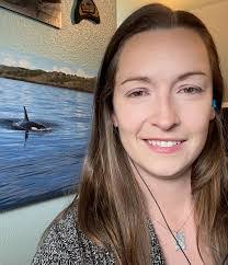 Amanda Colbert's Instagram, Twitter & Facebook