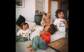 Jun 07, 2021 · carolina deslandes em banho de espuma com os filhos carolina deslandes responde a questões dos fãs carolina deslandes partilhou um vídeo, no qual é surpreendida por santiago, que é autista e que deixou a cantora emocionada. Carolina Deslandes Emocionada Com Gesto Raro Do Filho Com Autismo Video Nova Gente