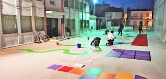 Hay juegos de siempre, juegos clásicos a los que han jugado niños de todos estos son juegos tradicionales que suelen gustar mucho a los niños de estas edades. Los Juegos Tradicionales Decoran El Colegio De Tinajas Que Han Pintado Los Padres Y Madres Eldiadigital Es Periodico De Castilla La Mancha