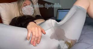 Dump and Cum in Lycra Bike Shorts - Scatsy