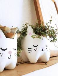 1001 Idees Pour Un Bricolage Avec Des Bouteilles En Plastique Activite Manuelle Recyclage Activite Manuelle Decoration Bouteille Plastique