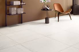 Betonoptik mit xxl fliesen badezimmer gestalten große dusche walk in dusche moderner betonoptik 2021 badezimmer planen gestalten begehbare dusche graue fliesen in. Fliese Sichtbeton Betonoptik Grossformat Weiss Hell Form Light Sant Agostino Fliesen Profi Fliesen Online Kaufen