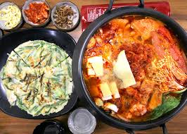 Next, you can browse restaurant menus and order food online from halal places to eat near you. Halal Korean Restaurants In Singapore To Break Fast At