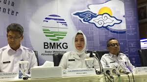 Menyediakan data, informasi dan jasa meteorologi, klimatologi, kualitas udara, dan geofisika kepada para pengguna. Bmkg Gempa Yang Guncang Maluku Utara Adalah Tektonik Kumparan Com