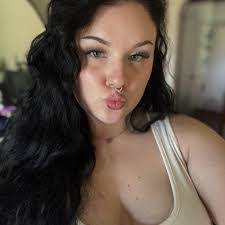 Lasha White's Instagram, Twitter & Facebook