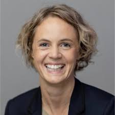 Esther Buck's Instagram, Twitter & Facebook