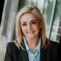 Leeann Smelley's Instagram, Twitter & Facebook