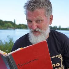 Tandeloze tijger Tim met z'n 'teringversies': de meest Rotterdamse dichter  van het Rotterdamse poëziecircuit komt niet uit Rotterdam