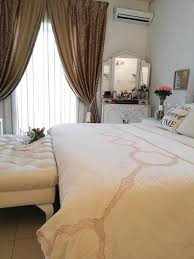 Teknik hias bilik tidur youtube deco bilik tidur kecil simple, tip deko rumah kecil seperti apartment kondo atau flat petua 9 cara hias bilik tidur yang simple tapi awesome warna hiasan tips dekorasi bagi rumah flat atau apartment dekorasi rumah apartment tema hitam putih kelabu blog. Dekorasi Bilik Tidur Utama Yang Cadar Bestseller Facebook