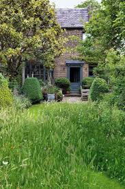 Garden Designer Butter Wakefield S House Is A Slice Of The Country In The City Country Garden Decor Garden Design City Garden
