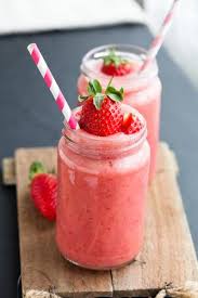 Comment Ameliorer Le Gout De Vos Smoothies Et De Vos Jus De Fruits Voedsel Ideeen Aardbeiensmoothie Aardbei Banaan Smoothie