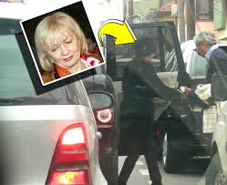 Jun 15, 2021 · gabi tamaș, fundașul celor de la fc voluntari, își petrece vacanța în italia alături de soție și copil. Mircea Lucescu Galant Cu Sotia Vezi Cum A Impresionat O La Intrarea In Restaurant