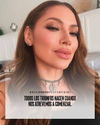 Excelente tarde mi gente 🤠✨🎶 #alejandrarojasoficial #alejandrarojas  #frases #motivate