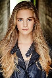 Amanda Hedges's Instagram, Twitter & Facebook