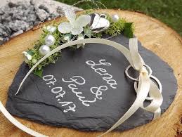 Beschriftung Ehering Fur Herz Hochzeit Mit Namen Ringhalter Ringkissen Schiefer Ringkissen Ringhal Ringkissen Hochzeit Ringkissen Hochzeit Kissen
