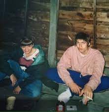 He can ben seen using this guitar in pretty much all the footage and images from 92 to 94. Young Liam And Noel Gallagher Oasis Mania Fanpage Facebook