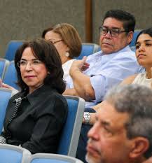 La familia Cabral Franco representada por los señores Manuel José Cabral  Tavares y Mirtha Franco de Cabral, junto a sus hijos: Mirtha, Marco y  Manuel, se integran al fideicomiso filantrópico de inversión