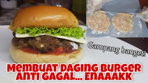 Saat ini sudah banyak orang yang menjual burger, mulai dari otlet otlet kecil hingga restoran mahal yang. Cara Membuat Daging Burger Sapi Resep Burger Enak Banget Youtube