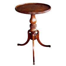Handsome Well Patinated English Victorian Beechwood Circular Tripod Side Table Table Table Furniture Home Decor