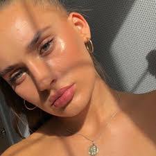 Isabella Bryant's Instagram, Twitter & Facebook