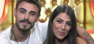 La simpatia nata nella casa del grande fratello vip 3 tra giulia salemi e francesco monte si è trasformata in una vera storia d'amore una volta usciti da quella casa. Gf Vip Francesco Monte E Giulia Salemi Finalmente Il Bacio Donne Magazine