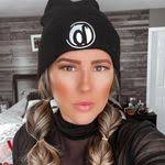 Heidi Gillett's Instagram, Twitter & Facebook