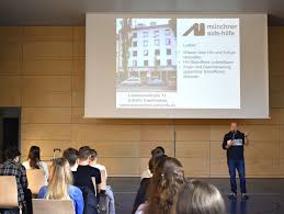 Verschiedene charaktere erzählen dabei ihre jeweils ganz eigene geschichte zum leben mit hiv. Interaktiver Vortrag Der Munchner Aids Hilfe E V Fos Karlsfeld