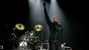 Chester bennington passed away on july 20, 2017. Chester Bennington S Death Draws Reactions From Unlikely Famous Fans