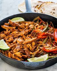 These Easy Chicken Fajitas Will Become Your Favorite Weeknight Meal Just Like The Restaurant Version But Ho In 2020 Easy Chicken Fajitas Fajita Recipe Chicken Recipes