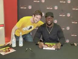 JOHNGY'S BEAT: Friendly Encounters: Brian Orakpo and Mark Bodek