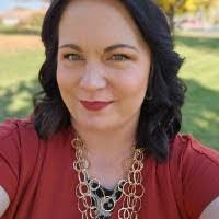 Tracy Henke's Instagram, Twitter & Facebook