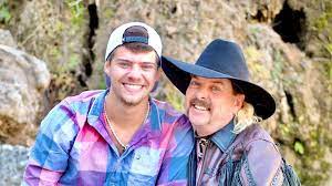 Let's give credit to joe exotic and his former pals at the gw exotic animal park. Tiger King Star Joe Exotic Wurde Aus Einzelhaft Entlassen Promiflash De