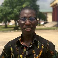 One thing I wish I did more since day 1 of my career: → Taking more  behind-the-scenes photos and videos. Looking back, it sucks I didn't  capture moments like: