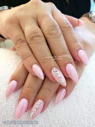 Nehty do ztracena s kaminkama. Ruzove Perletove Zdobeni S Kaminky Gelove Nehty Martina Facebook